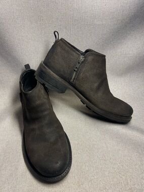 KEEN Women's Oregon City Low Boots. Size 9